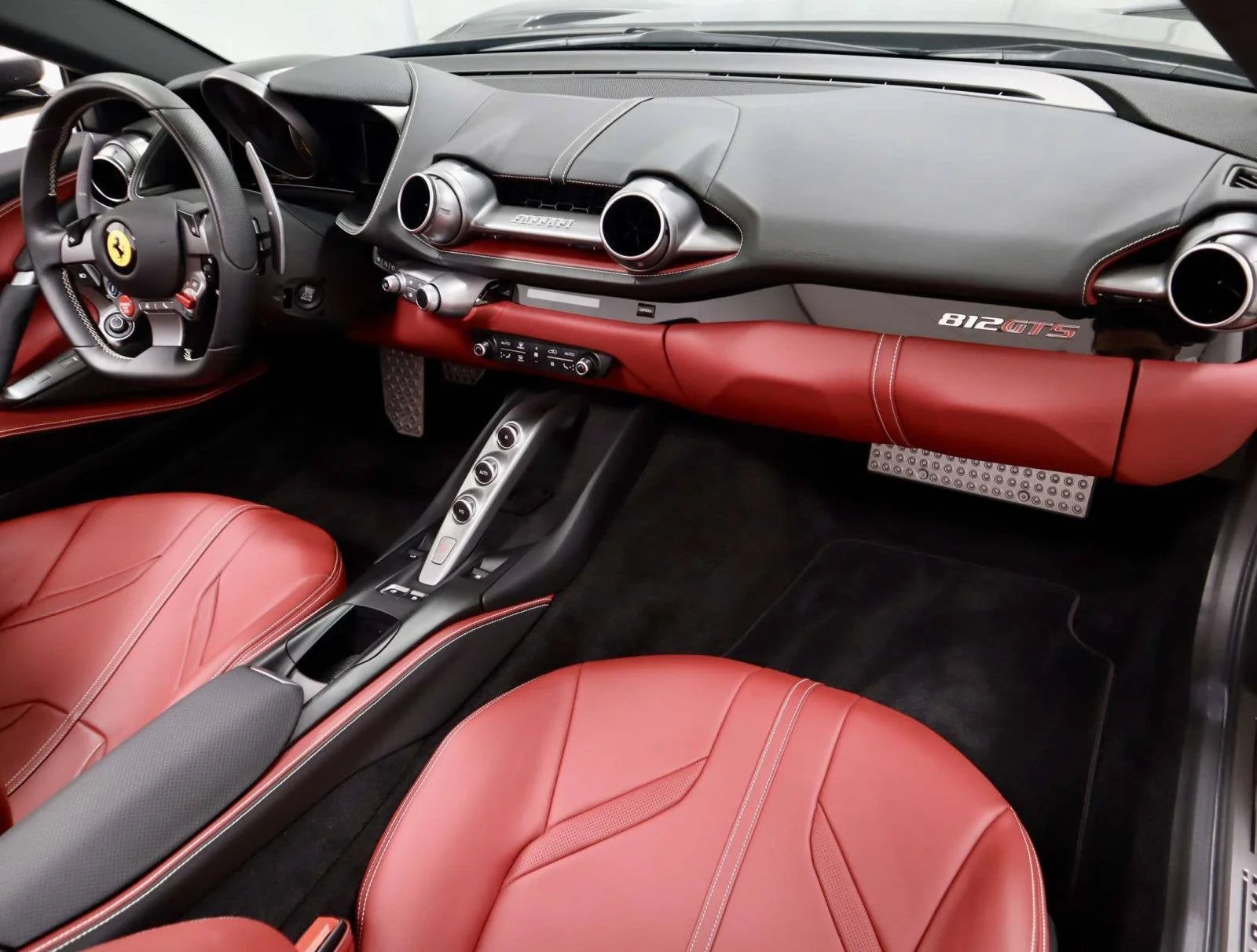 Certified Used 2018 Nero Ferrari  image 56