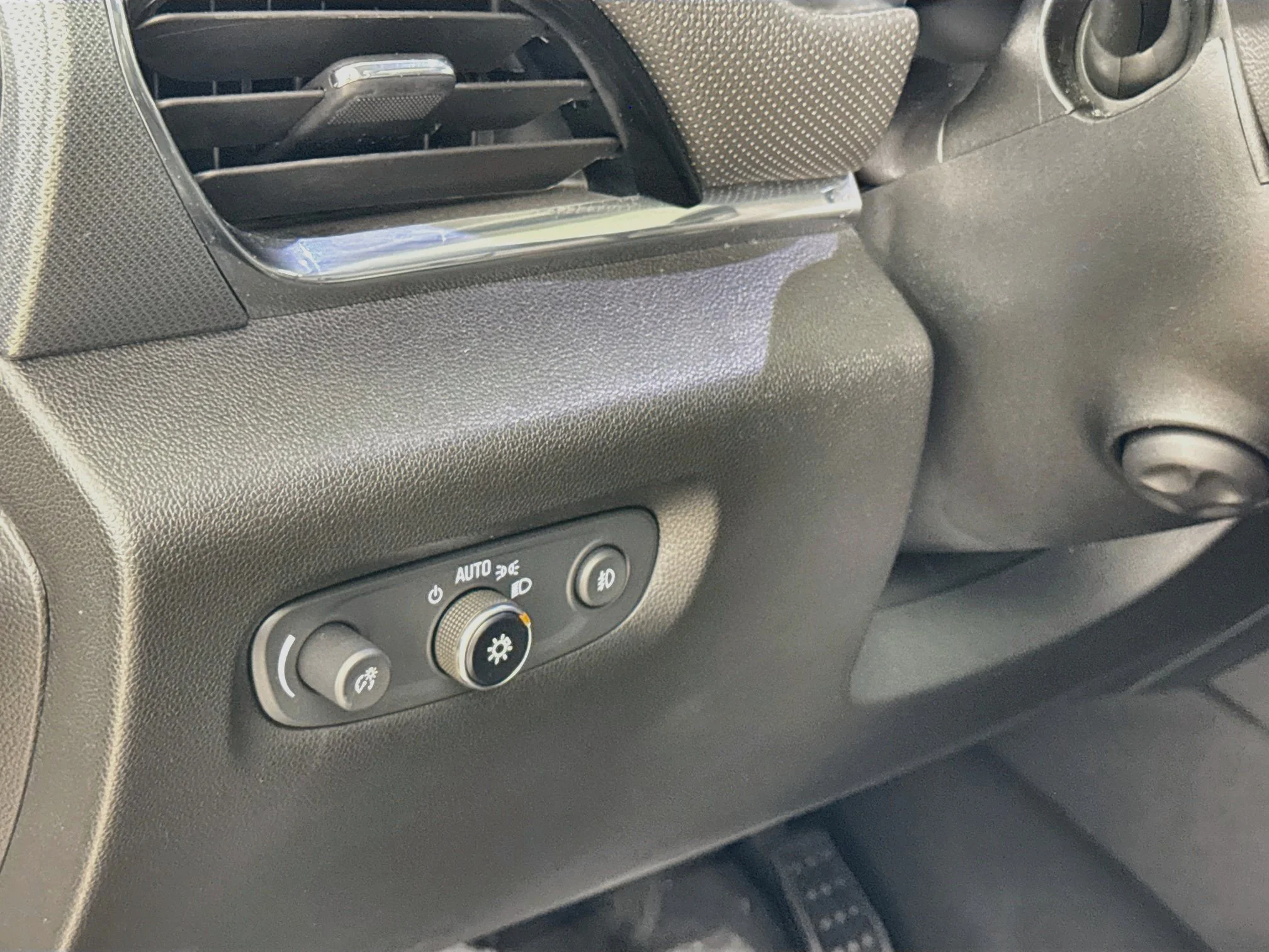 Used 2020 SILVER ICE METALLIC Chevrolet Premier image 12