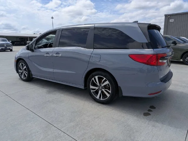 Used 2024 Gray Honda Touring image 9