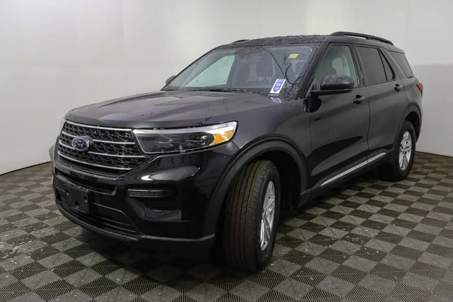 Used 2023 Black Ford XLT image 5
