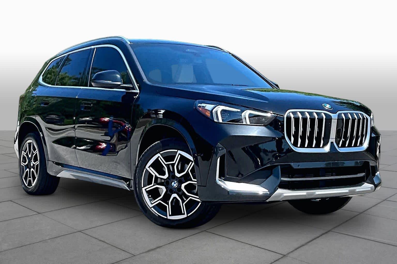 Certified Used 2025 Black Sapphire Metallic BMW xDrive28i image 2