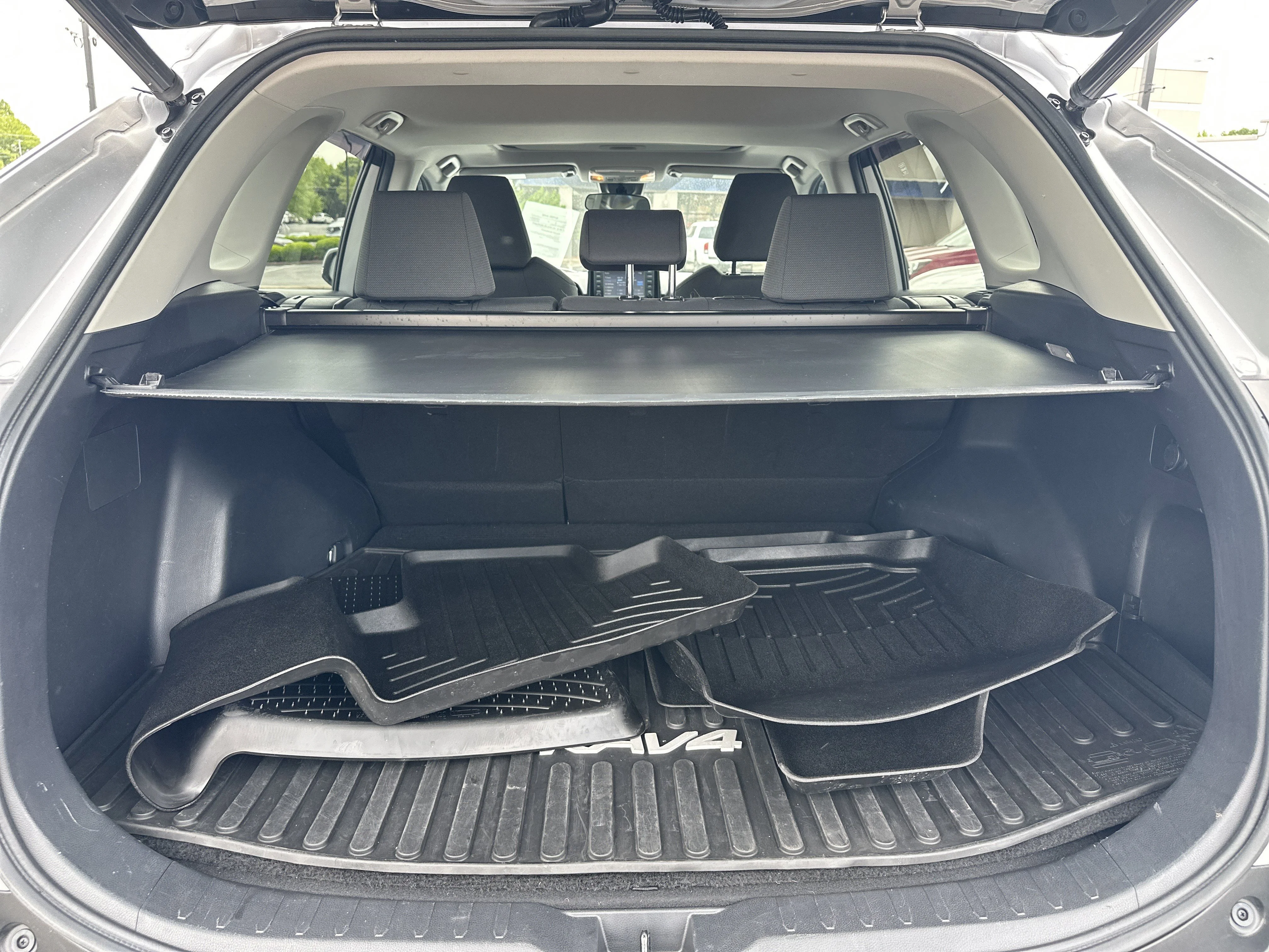 Used 2020 Silver Sky Metallic Toyota XLE image 22