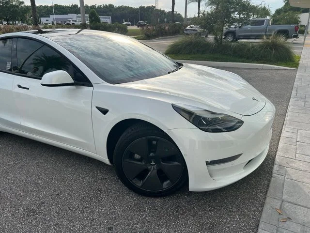 2021 Tesla Model 3 Standard Range Plus's photo