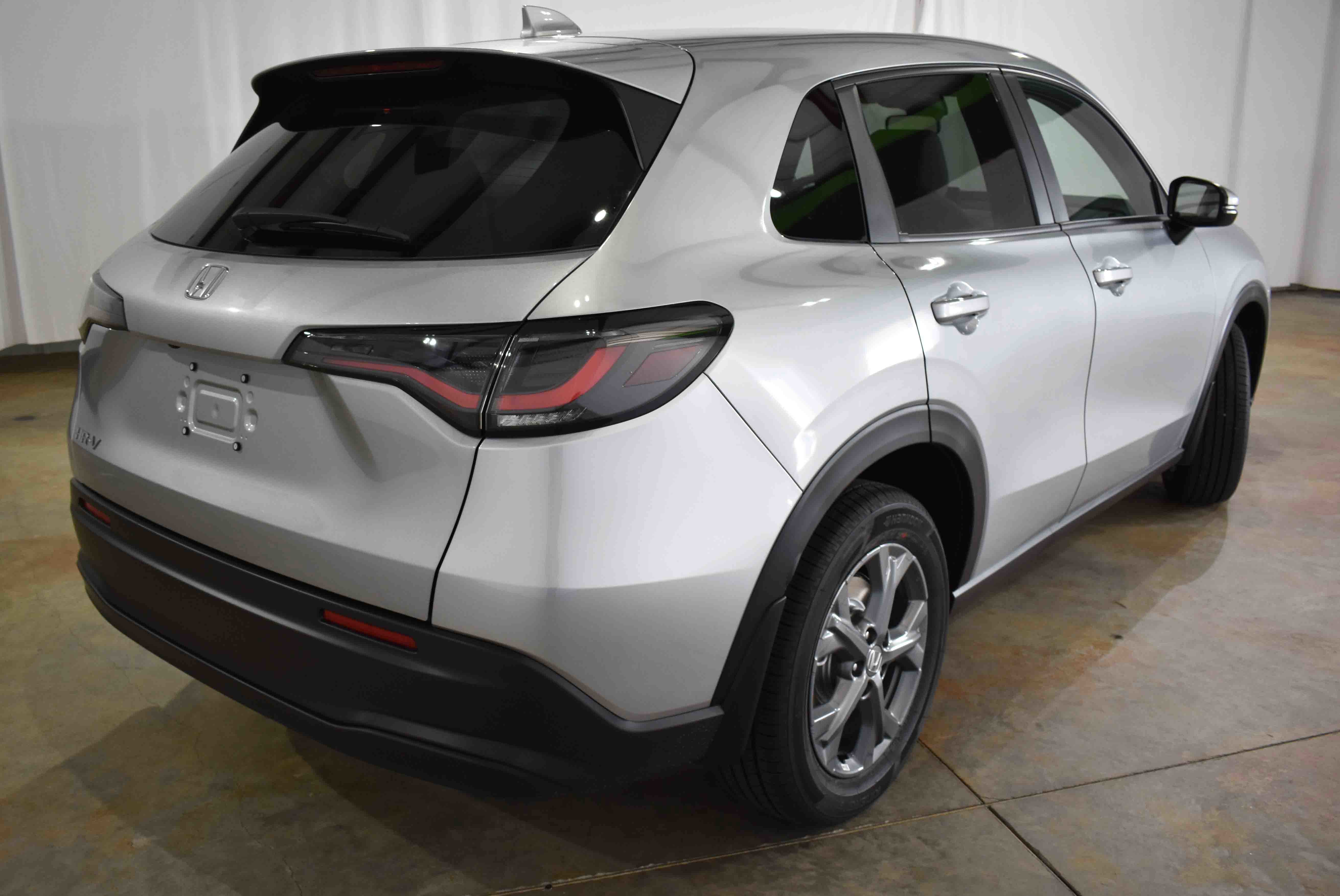 2026 Honda HR-V LX - Photo 9