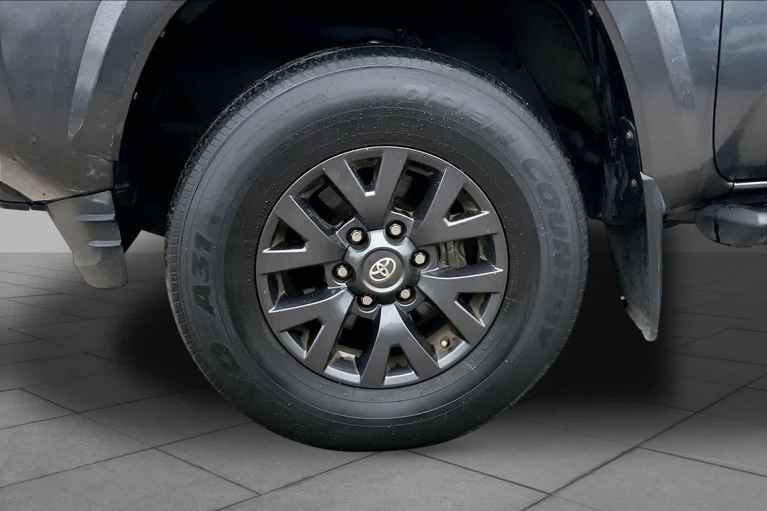 Used 2022 Magnetic Gray Metallic Toyota SR5 image 11