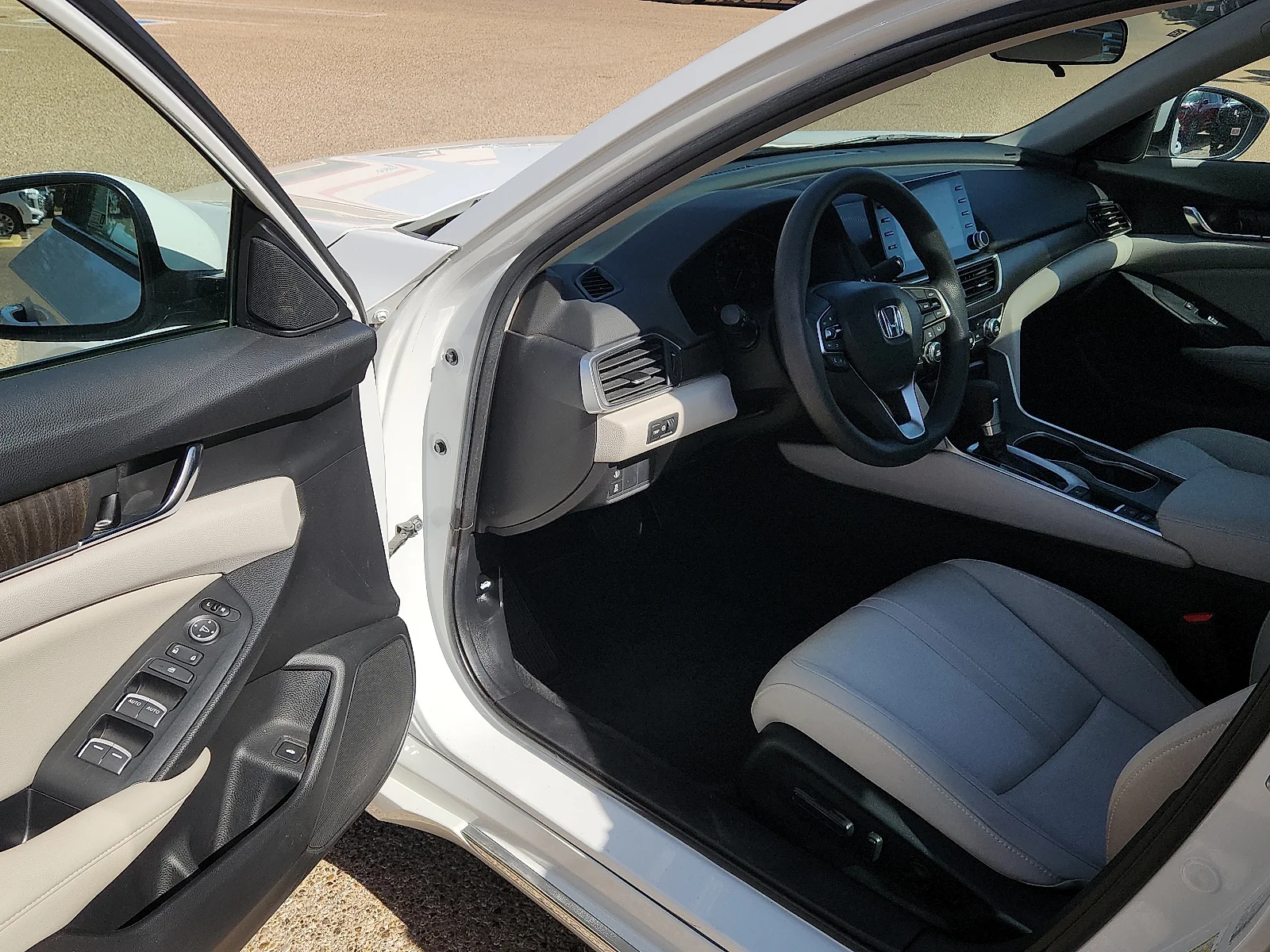 Used 2019 Platinum White Pearl Honda EX image 12
