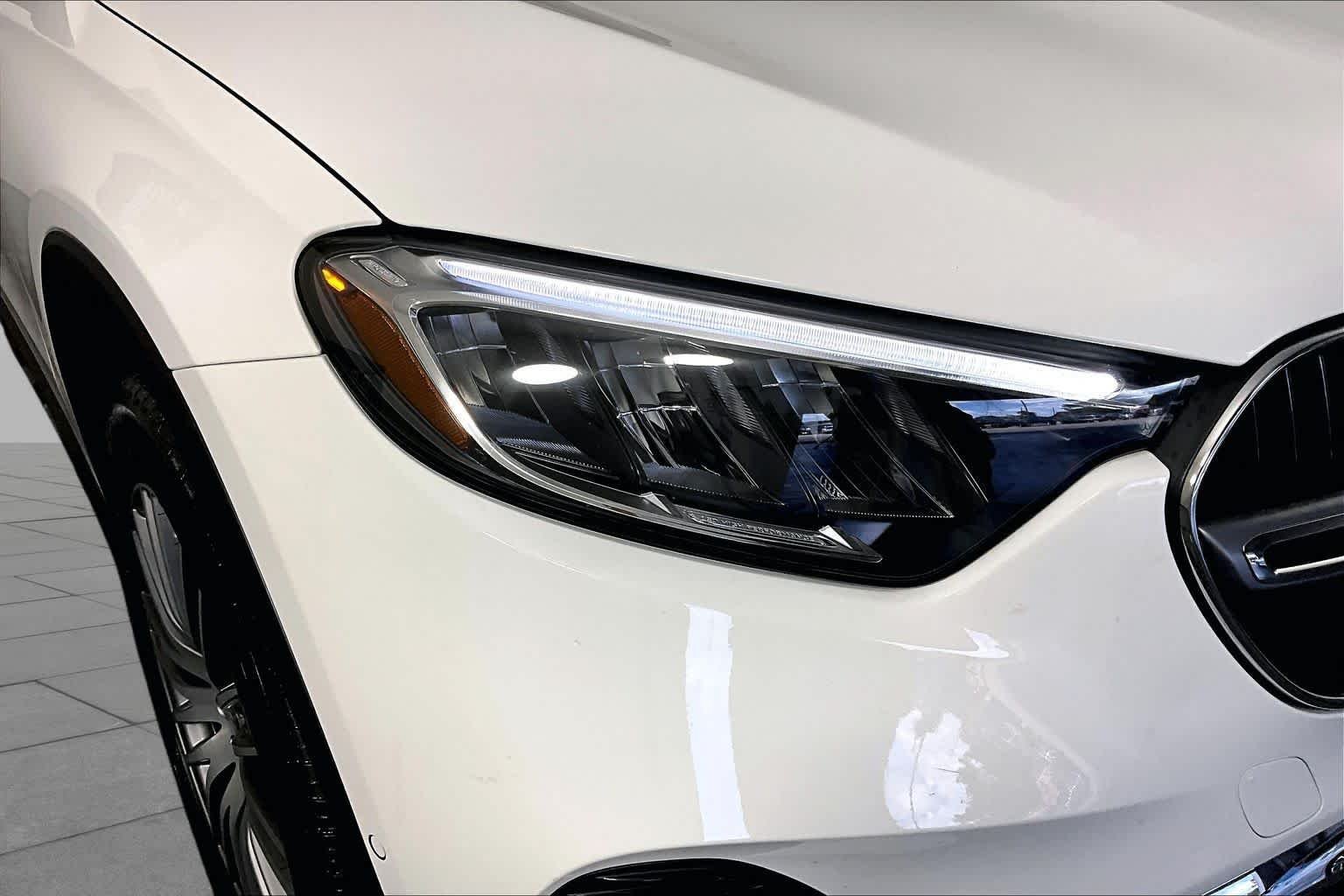 Used 2026 White Mercedes-Benz GLC 300 image 23