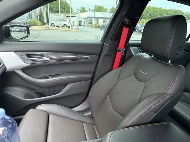 Used 2024 Black Diamond Tricoat Cadillac V-Series image 3