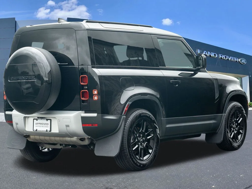 Used 2024  Land Rover S image 4