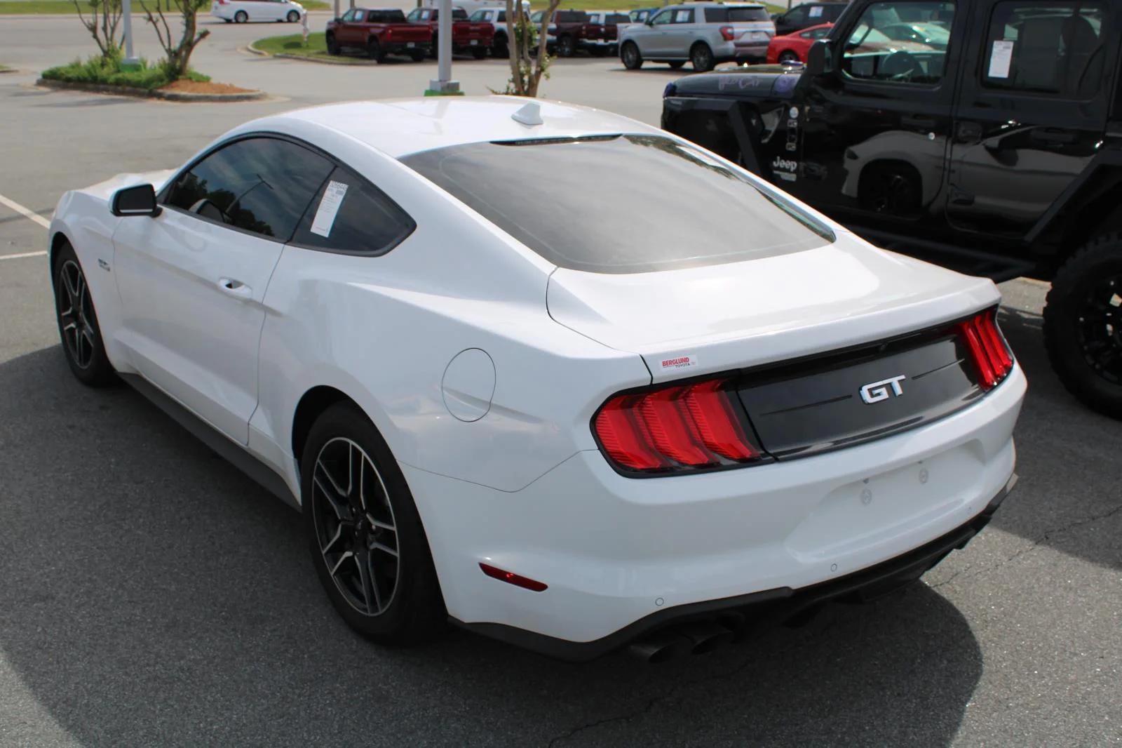 2022 Ford Mustang GT - Photo 7