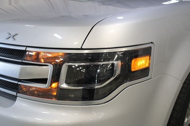 Used 2019 Silver Ford Limited image 33