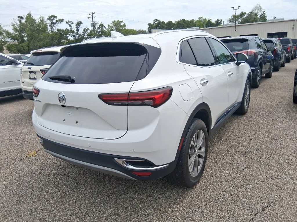 Used 2022 White Buick Preferred image 4