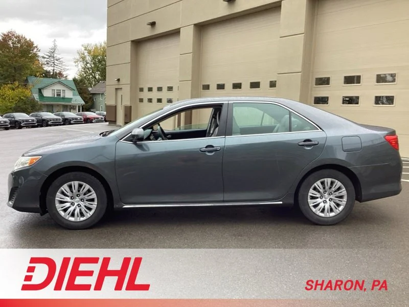 Used 2014 Magnetic Gray Metallic Toyota LE image 4