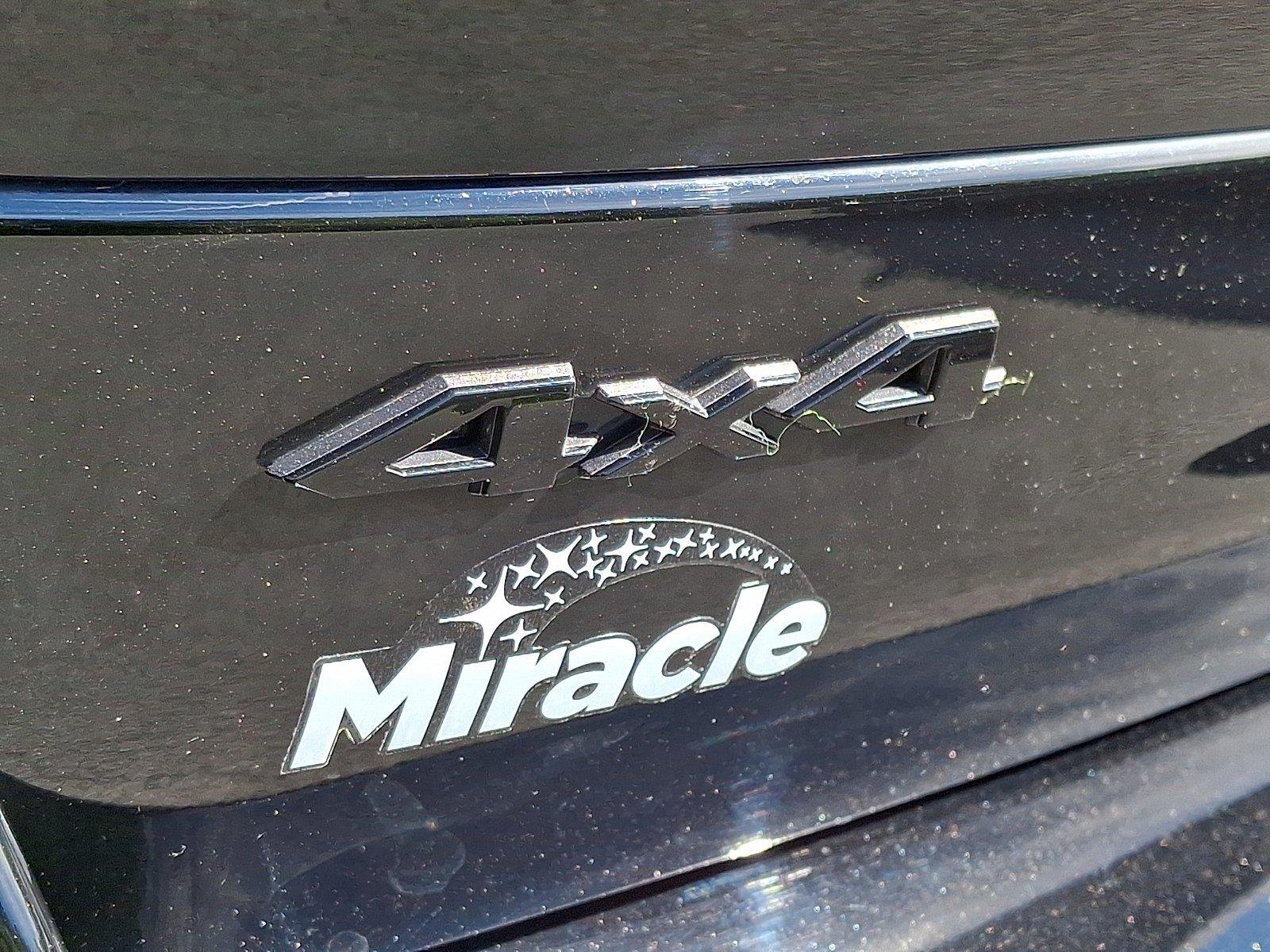 Used 2024 Diamond Black Jeep Altitude X image 31