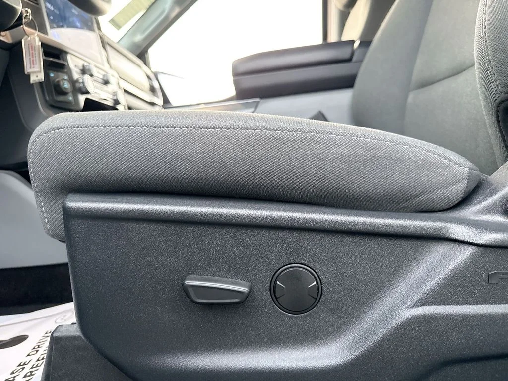Used 2025 Black Metallic Ford XLT image 13