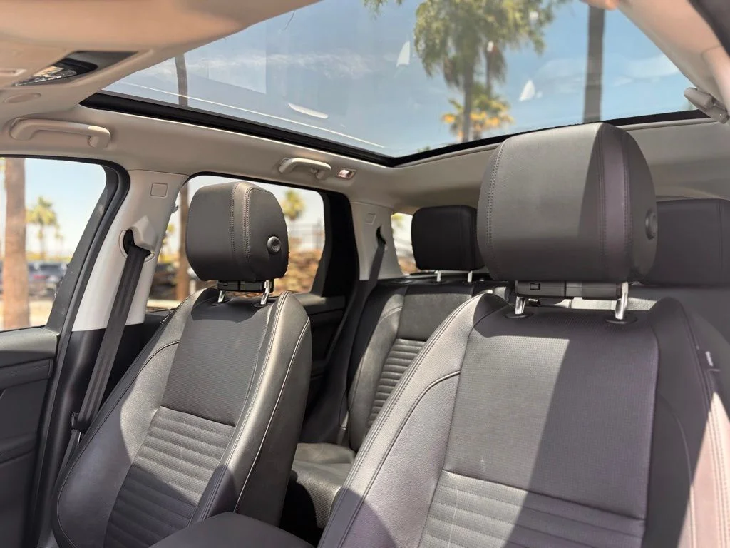 Certified Used 2025  Land Rover S image 18