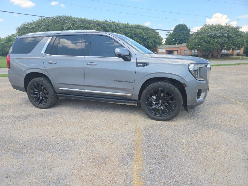 Used 2021 Gray GMC Denali image 21
