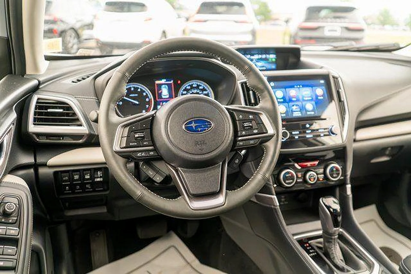 Used 2023 Ice Silver Metallic Subaru Limited image 13