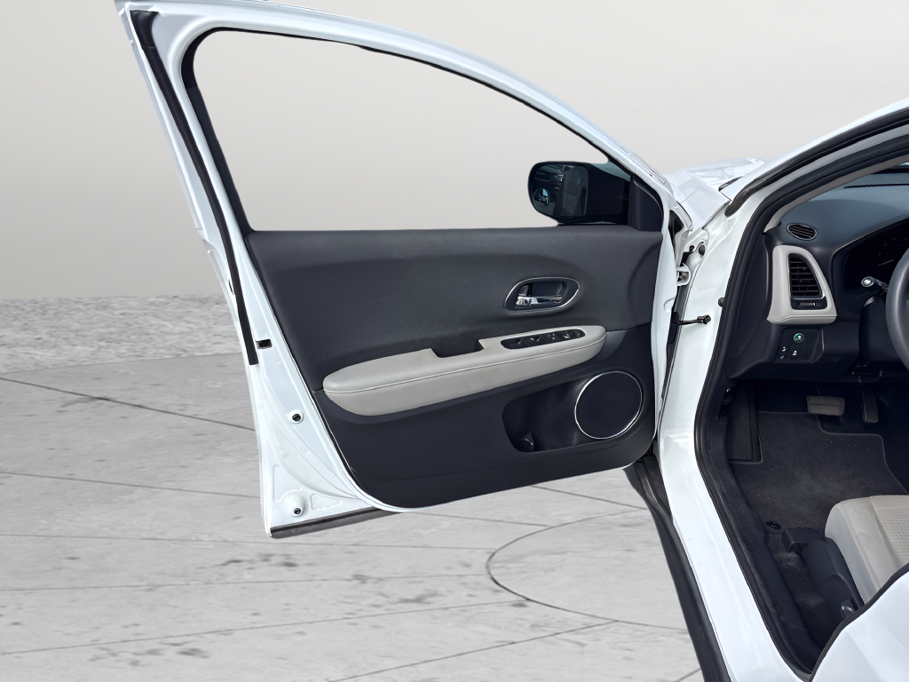 Used 2022 White Honda EX image 23