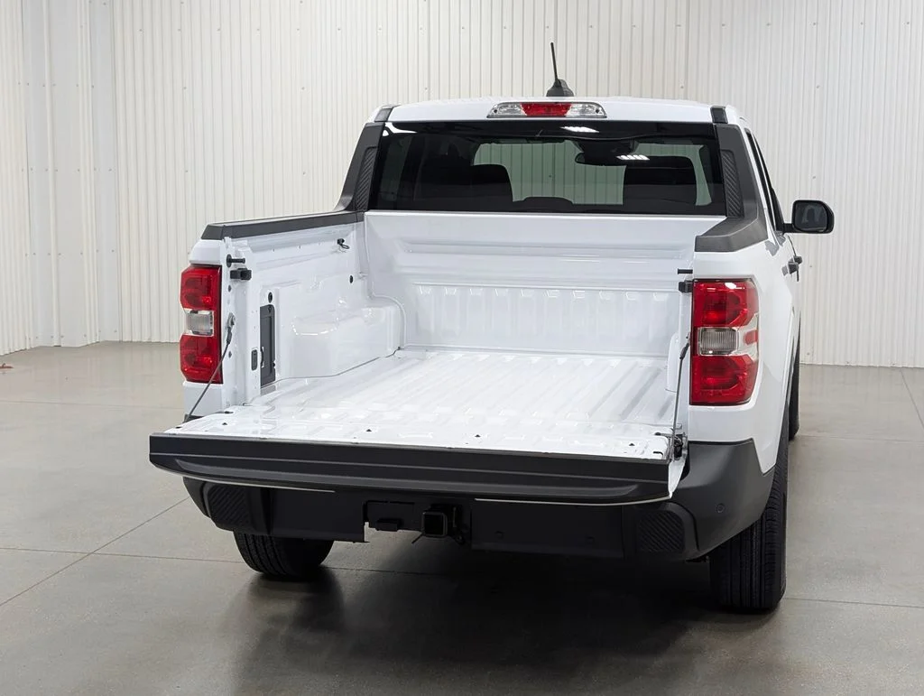 New 2026 Oxford White Ford XL image 18