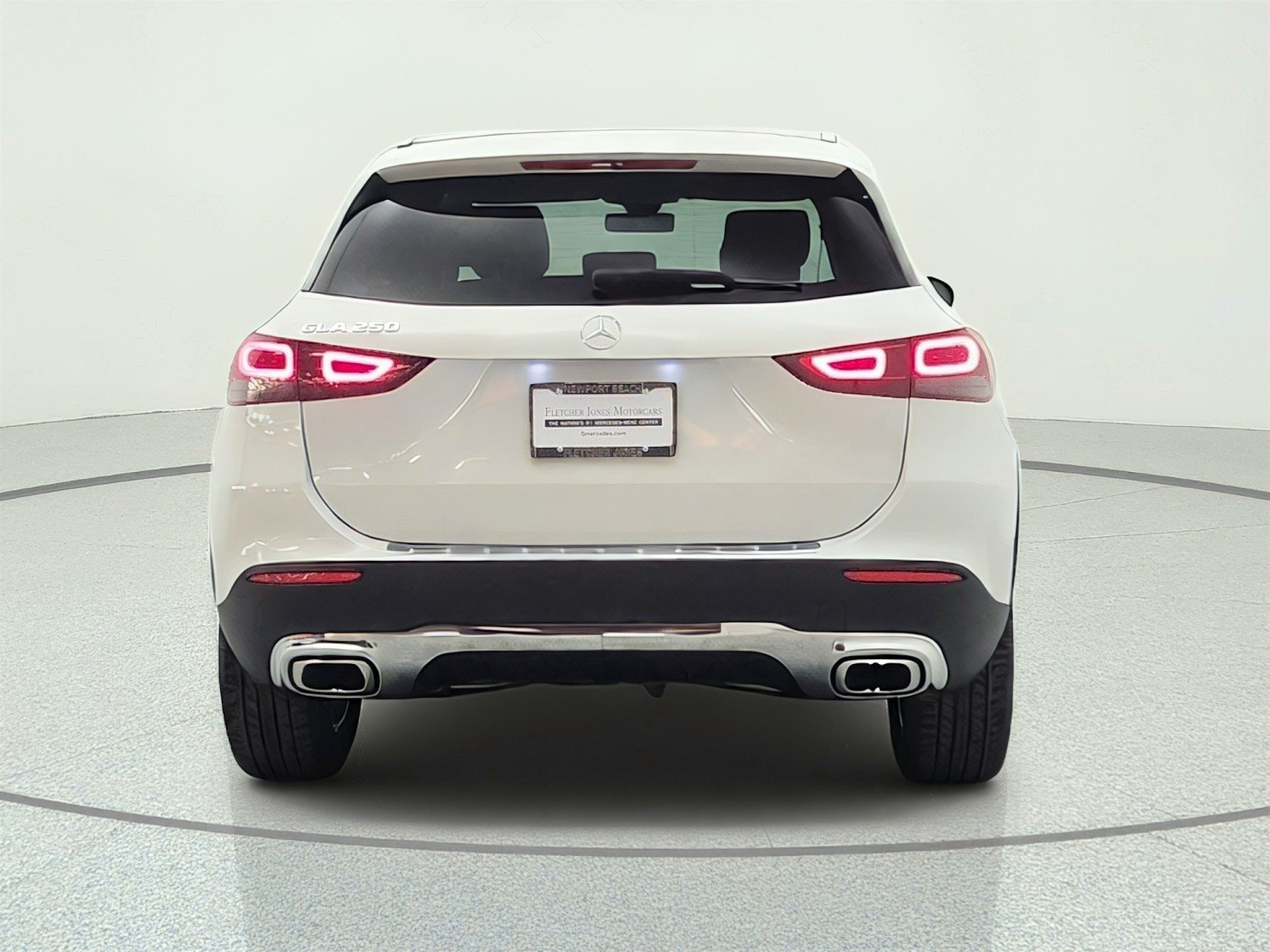 Used 2023 Digital White Metallic Mercedes-Benz GLA 250 SUV image 6