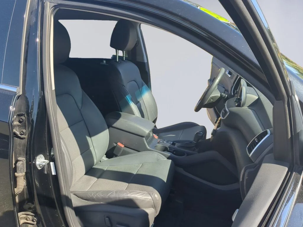 Used 2020 Black Hyundai Limited image 19