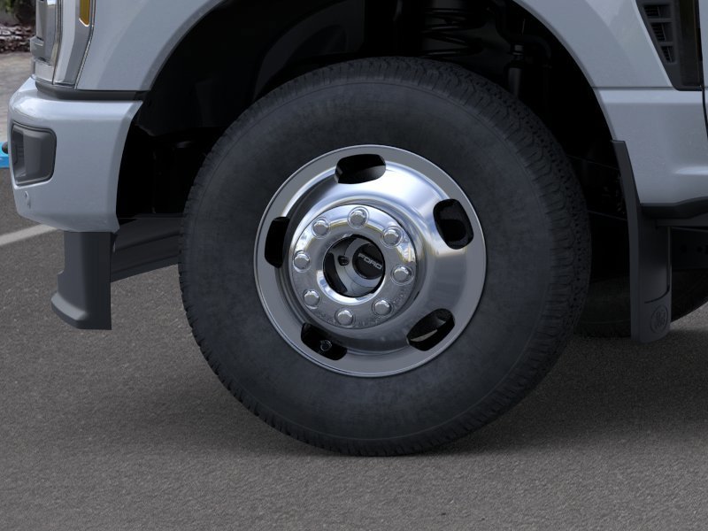 New 2026 Glacier Gray Metallic Tri-Coat Ford F-350® Platinum® image 19