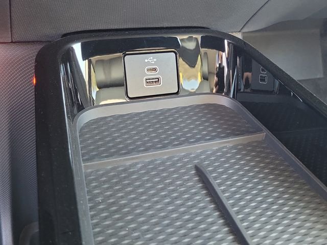 New 2026 Shadow Black Ford Select image 12