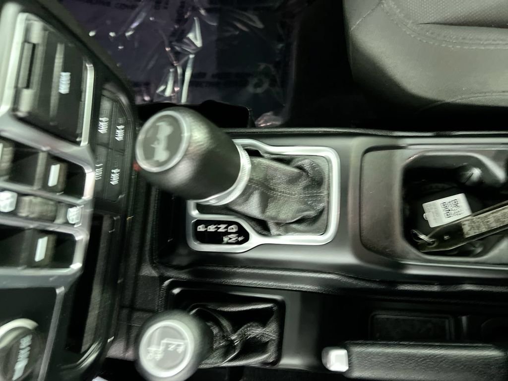 Used 2020 Silver Jeep Unlimited Sport Altitude image 22