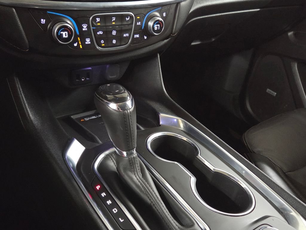Used 2018 Beige Chevrolet Premier image 26