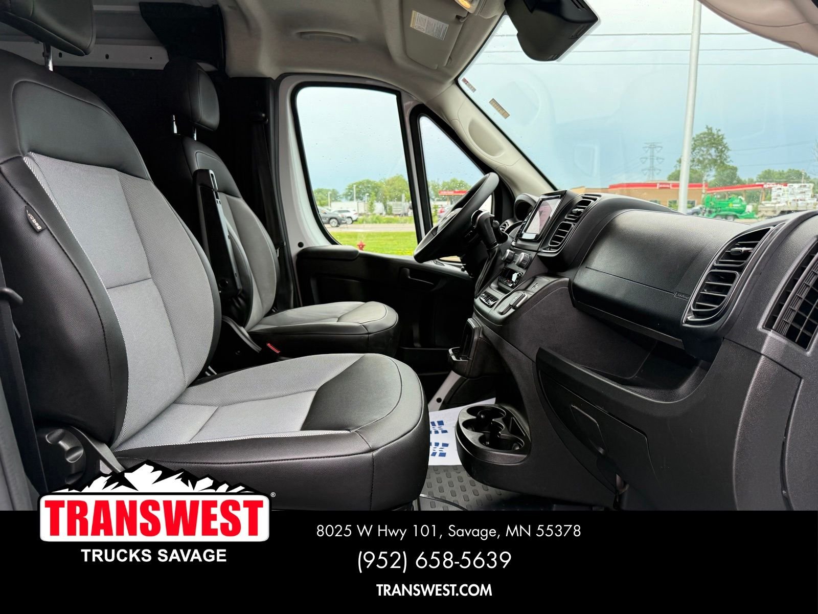Used 2025 White Ram Base image 7