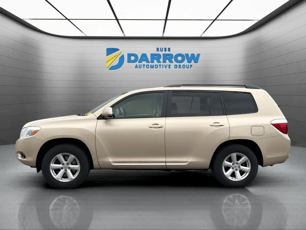 Used 2010 Toyota Highlander Base with VIN 5TDBK3EH7AS007836 for sale in West Bend, WI