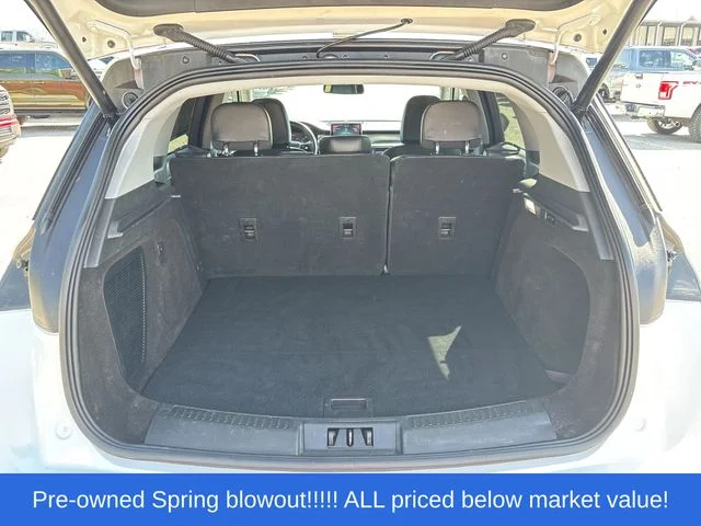 Used 2022 White Lincoln Standard image 16