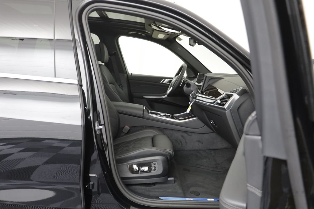 New 2026 Black Sapphire Metallic BMW xDrive40i image 19