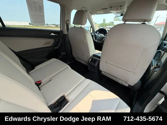 Used 2018 White Volkswagen 2.0T SE image 24