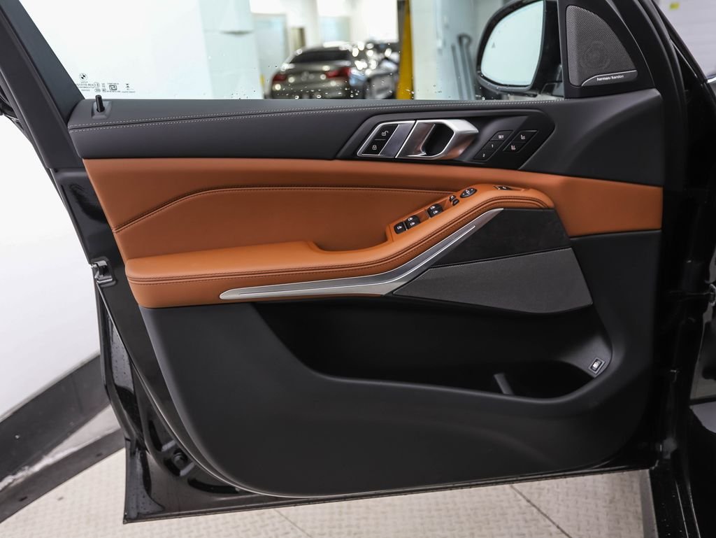 New 2026 Black Sapphire Metallic BMW xDrive50e image 9