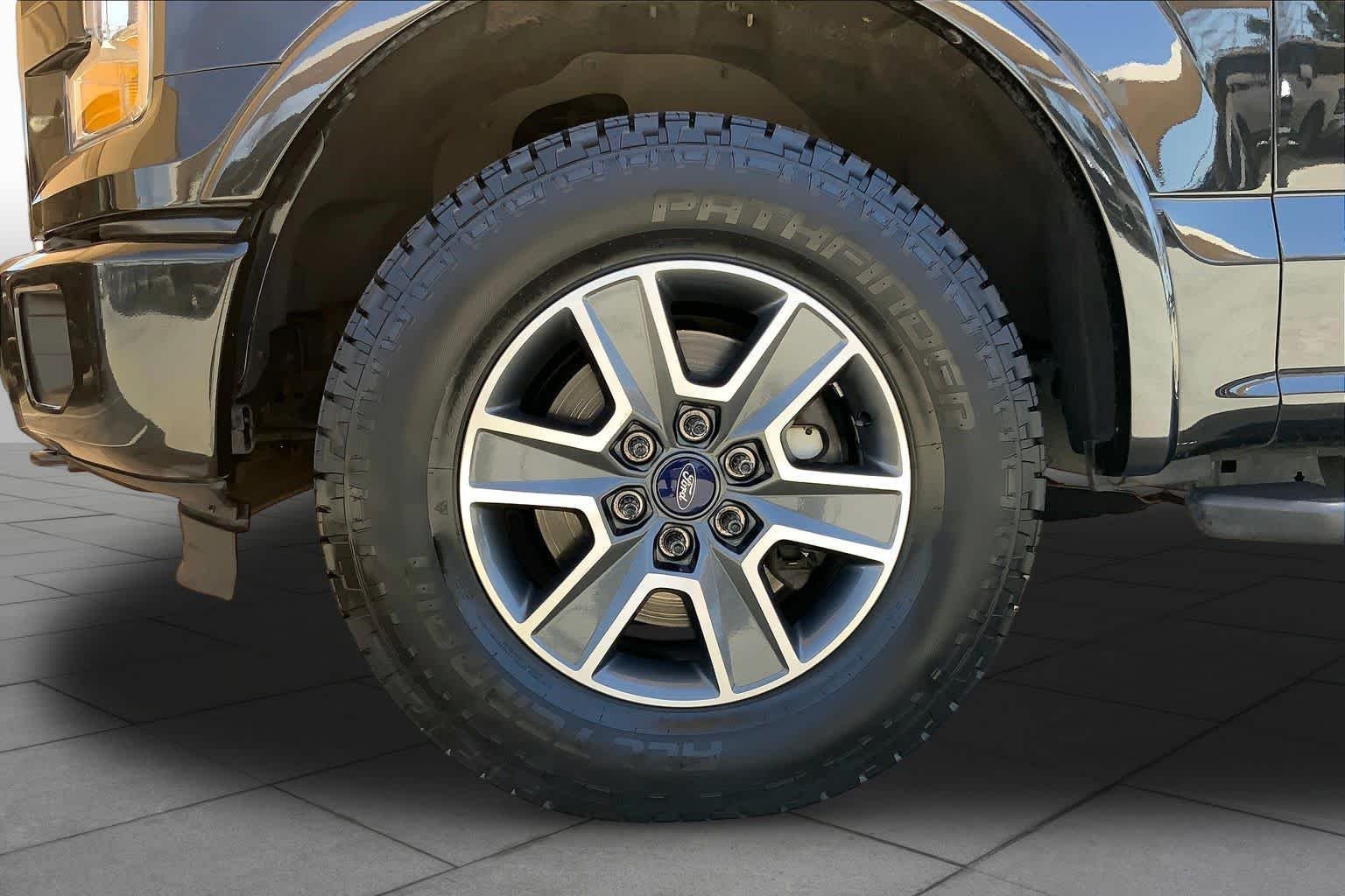 Used 2015 Tuxedo Black Metallic Ford XLT image 11