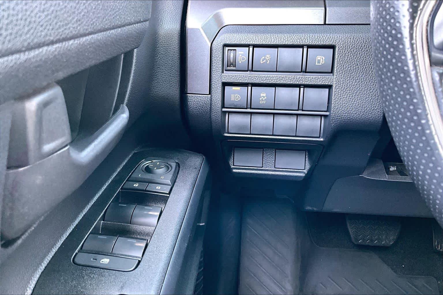 Used 2025 ICE CAP Toyota SR5 image 30