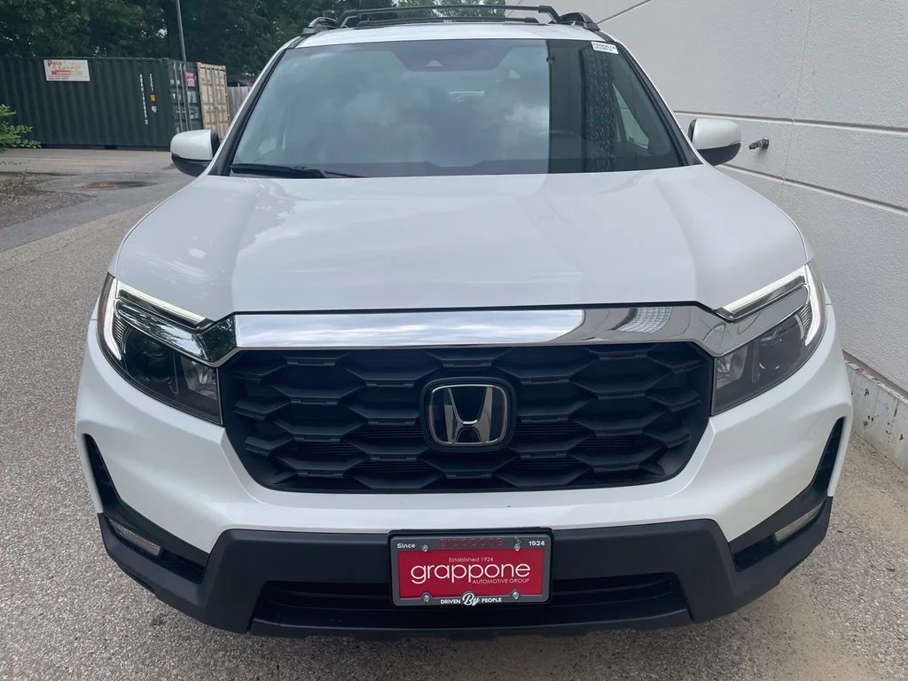 Certified Used 2023 Platinum White Pearl Honda EX-L image 3