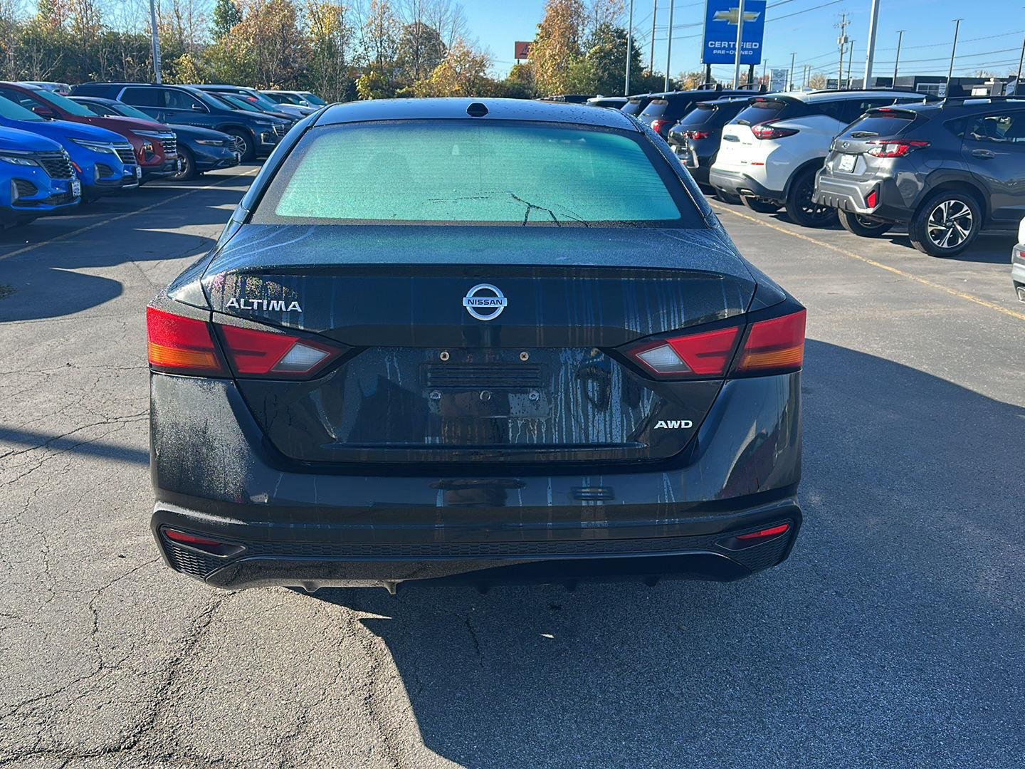 Used 2019 Super Black Nissan 2.5 S image 3