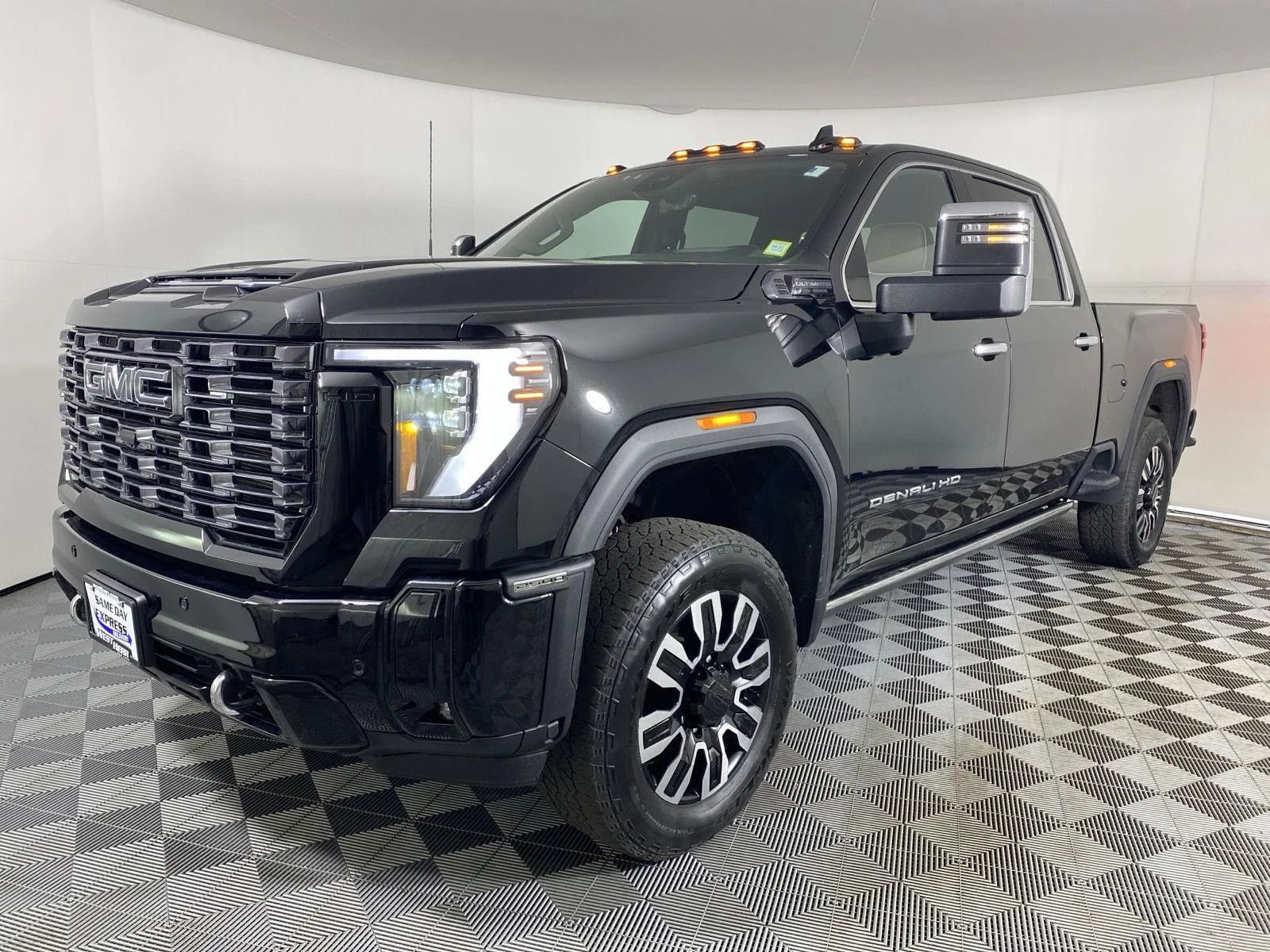 Used 2025 Onyx Black GMC Denali Ultimate image 11