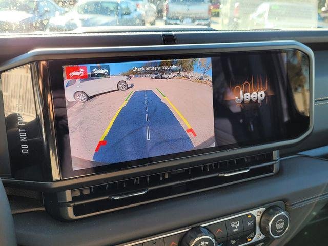 2025 Jeep Wrangler 4-Door Sahara - Photo 20