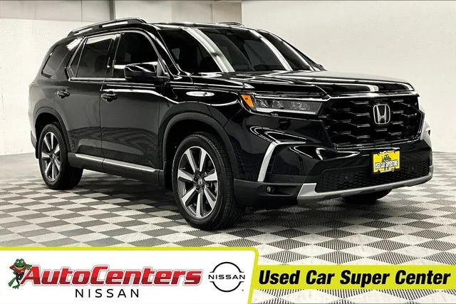 2025 Honda Pilot Touring AWD's photo