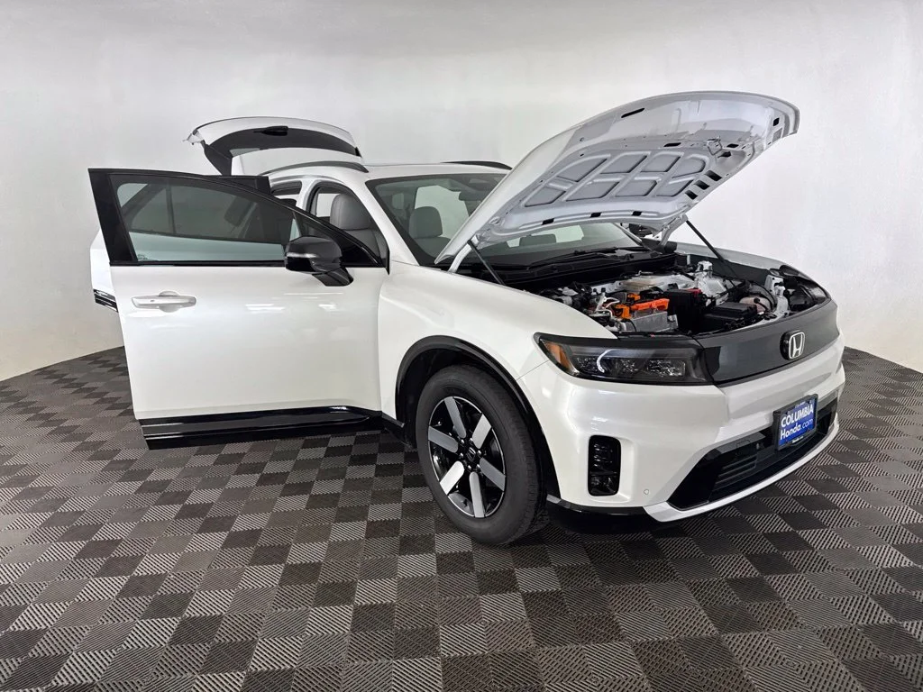 Used 2025 White Honda Touring image 13