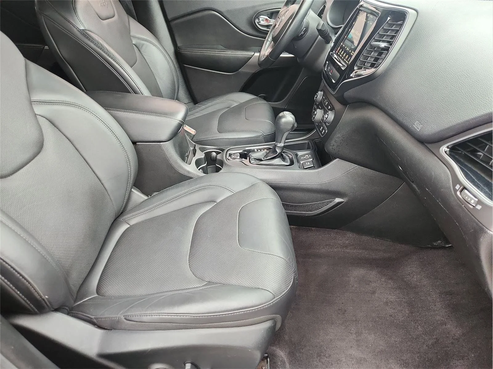 Used 2019 Red Jeep Limited image 26