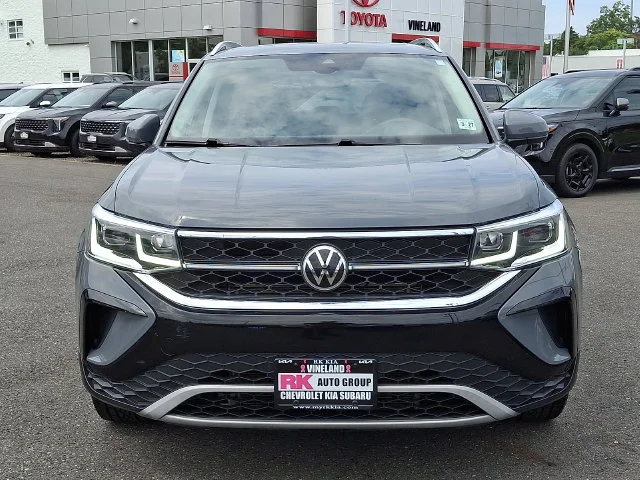 Used 2022 Gray Volkswagen 1.5T SEL image 3