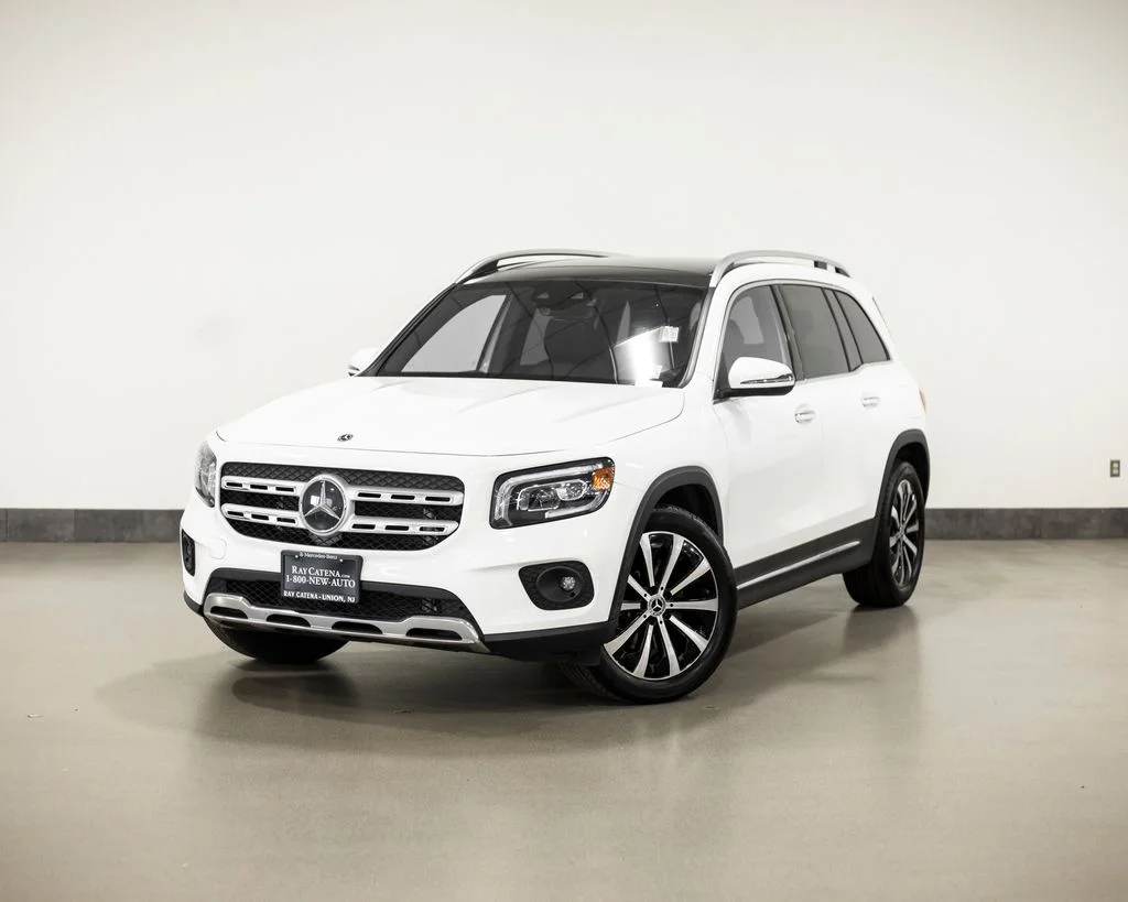 Certified Used 2023 White Mercedes-Benz GLB 250 image 1