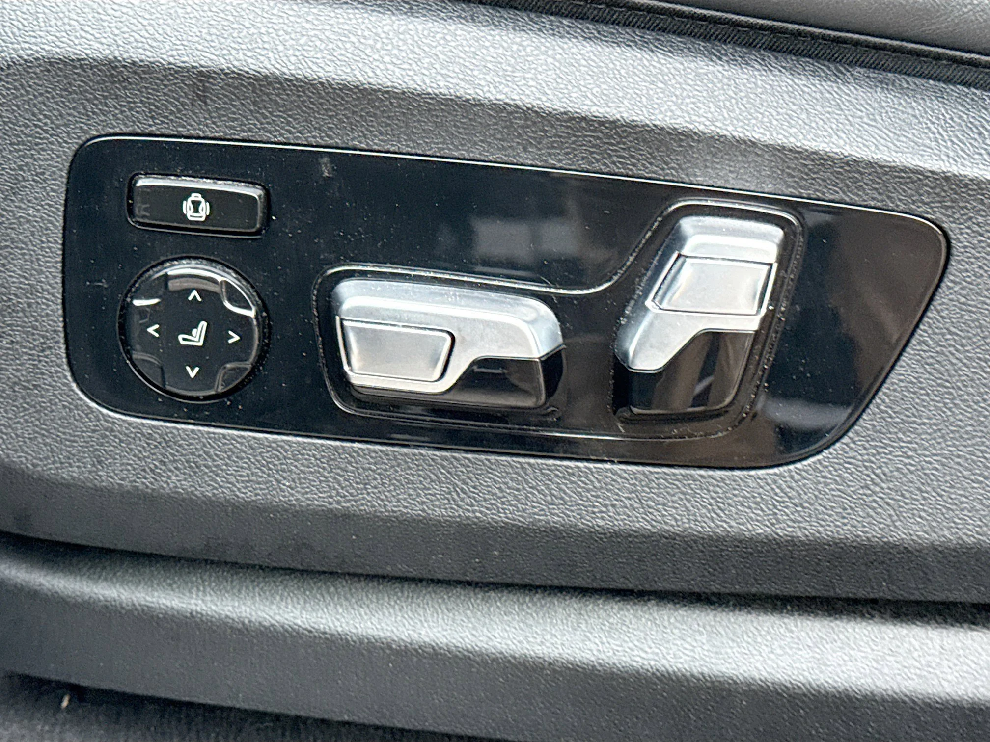 Used 2021 Carbon Black Metallic BMW M50i image 26