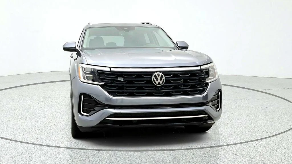 Used 2024 Platinum Gray Metallic Volkswagen 2.0T SEL Premium R-Line 4MOTION image 2