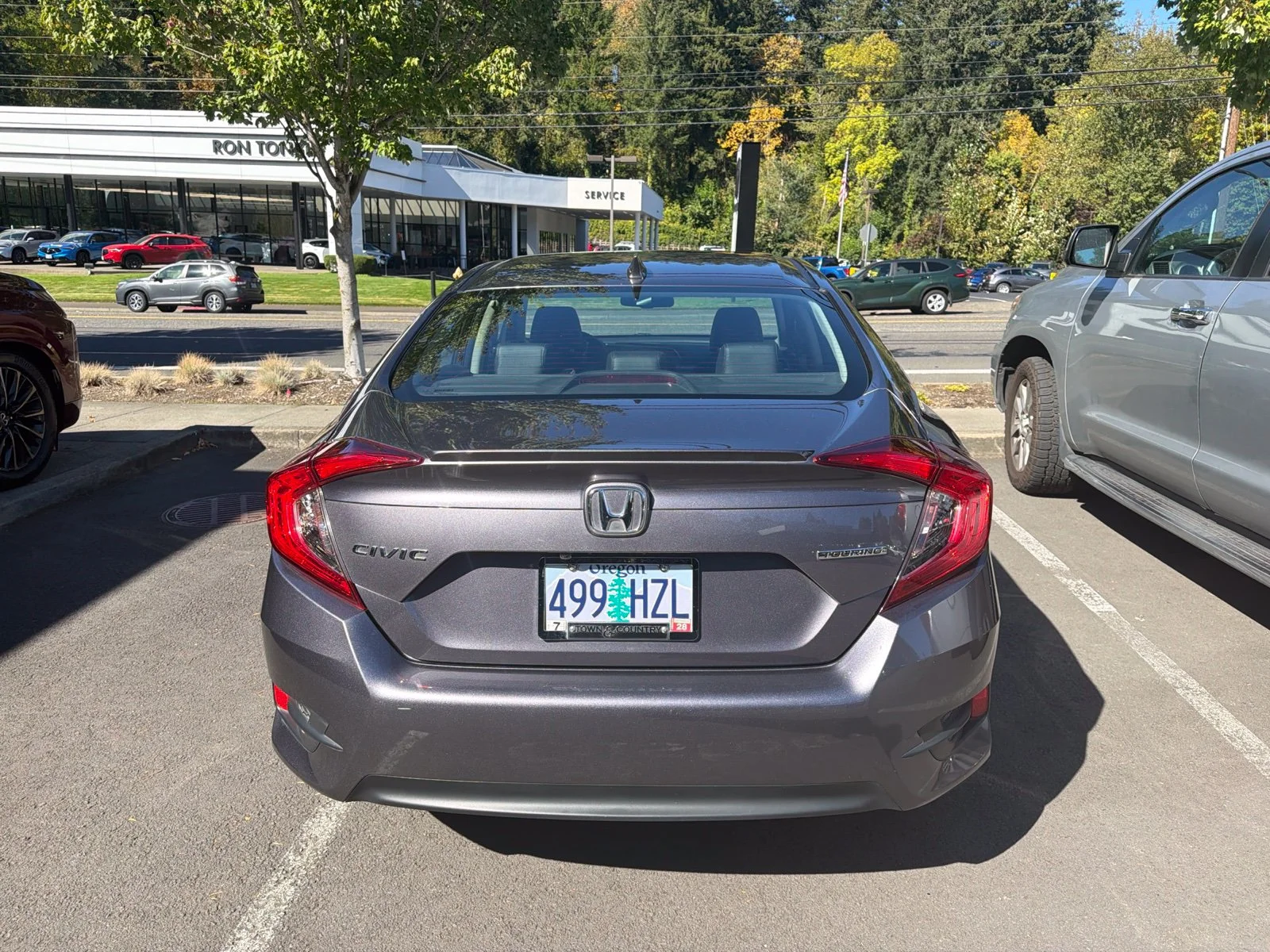 Used 2016  Honda Touring image 8